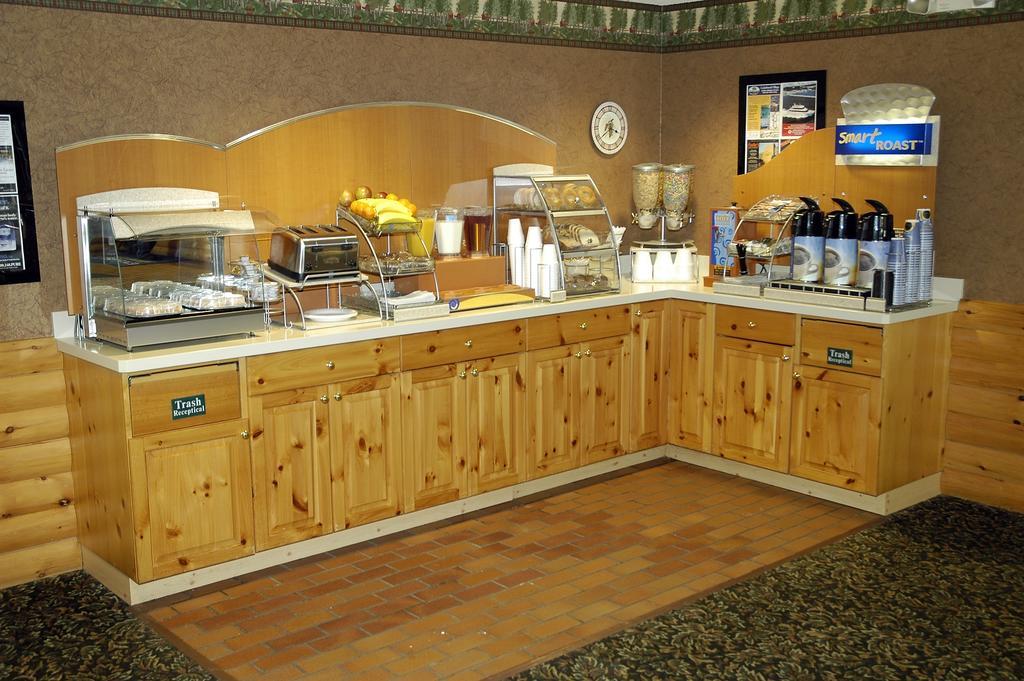 Pellston Lodge Restaurant photo