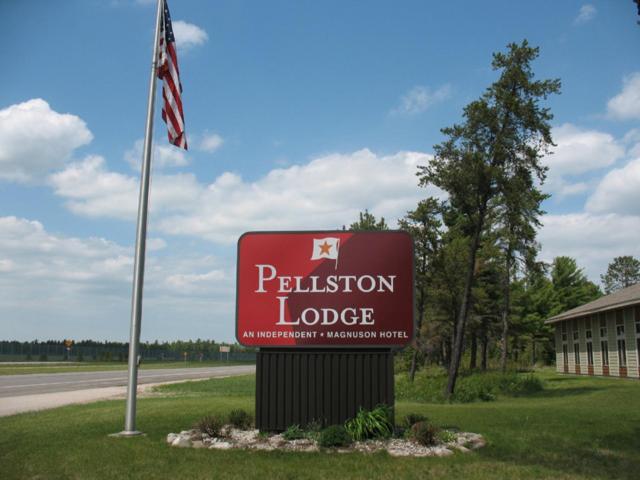 Pellston Lodge Exterior photo