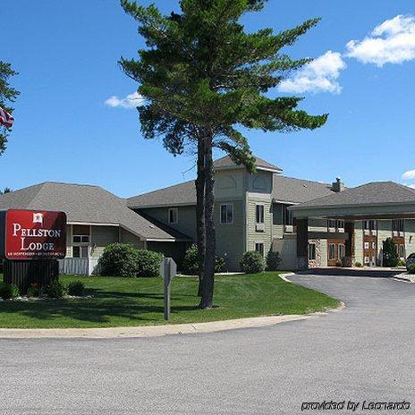 Pellston Lodge Exterior photo