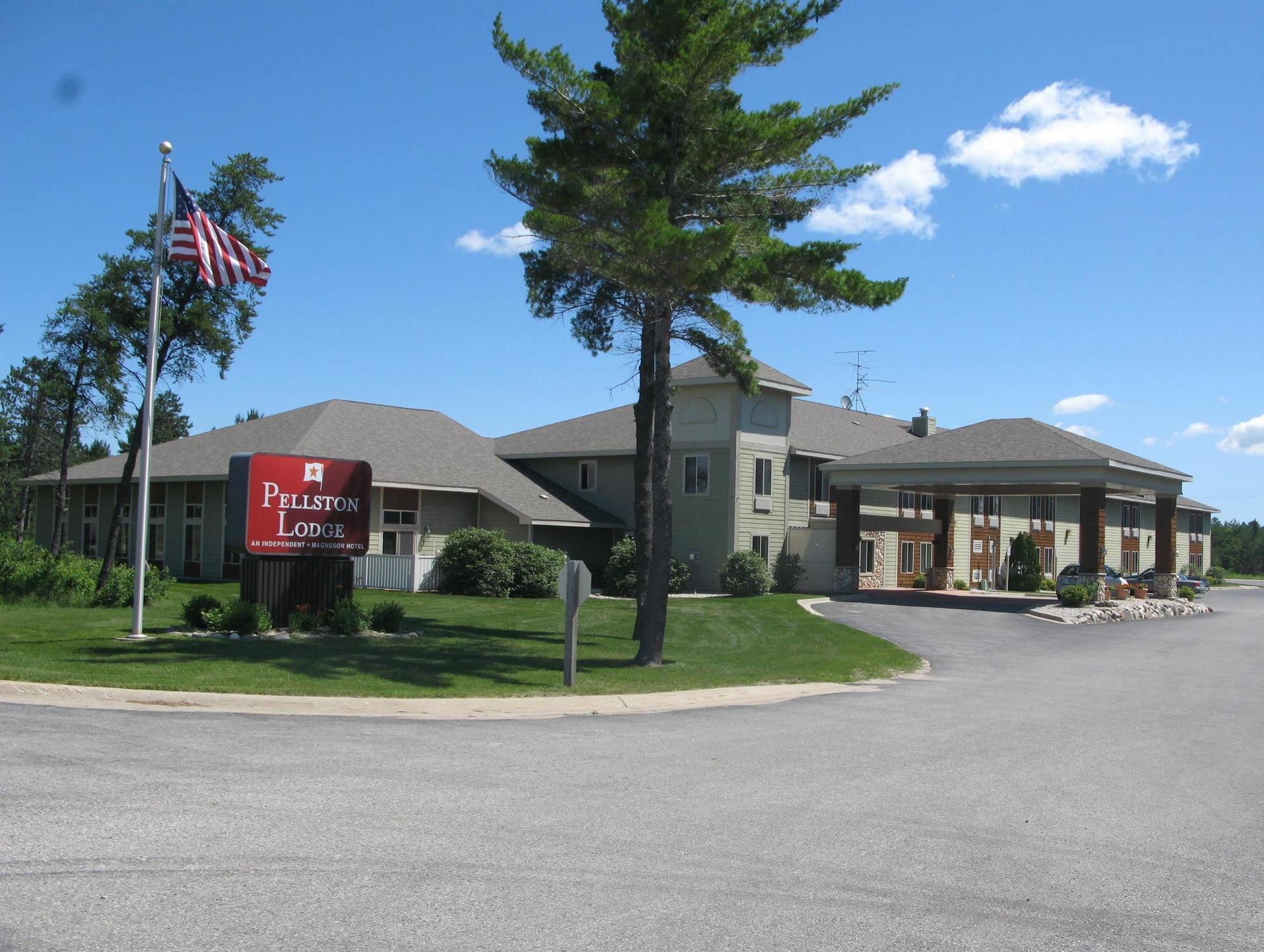 Pellston Lodge Exterior photo